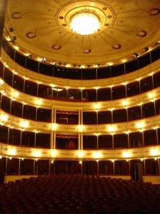Interior do Teatro Solís - Créditos: Correr pelo Mundo